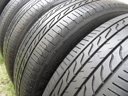 ขายยาง MICHELIN PRIMACY LC  ปี11 (1ชุด)  205/60/16  ราคา 3,400 ดูของแถวปากเกร็ด สนใจติดต่อ 090-676-4651 เบียร์ครับ
