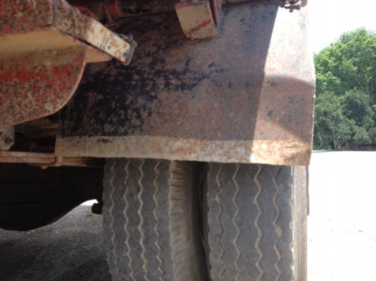 รถอิซูซุ 6 ล้อ บรรทุกน้ำมัน 115 แรงม้า ( รถห้างแท้ )  สนใจติดต่อ 081 - 6079515