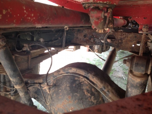 รถอิซูซุ 6 ล้อ บรรทุกน้ำมัน 115 แรงม้า ( รถห้างแท้ )  สนใจติดต่อ 081 - 6079515