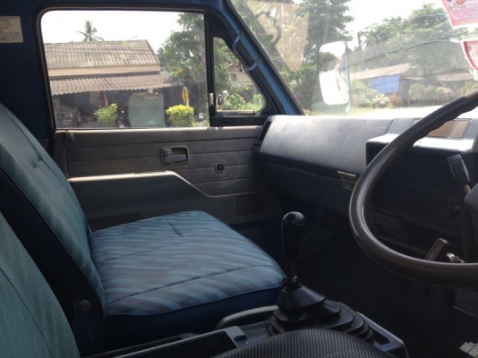 รถอิซูซุ 6 ล้อ บรรทุกน้ำมัน 115 แรงม้า ( รถห้างแท้ )  สนใจติดต่อ 081 - 6079515