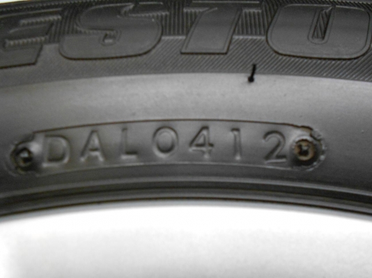 ขายล้อแม็ก toyota yaris ขอบ 15 พร้อมยางป้ายแดงปี 13/เทิร์นได้-ใส่ฟรีค่ะ