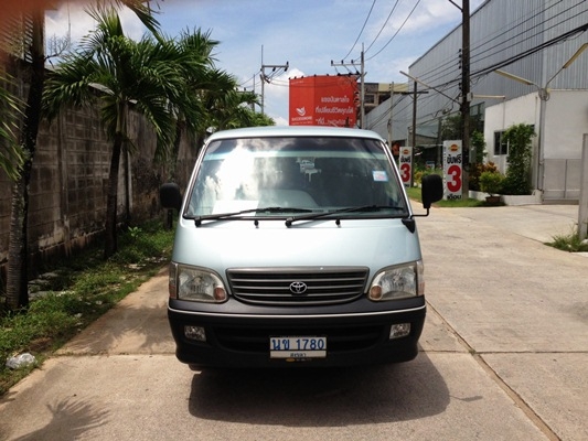 ขายรถตู้ Commuter ช่วงยาว เครื่อง 3000cc. พร้อมใช้งาน