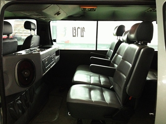 ขายรถตู้ Commuter ช่วงยาว เครื่อง 3000cc. พร้อมใช้งาน