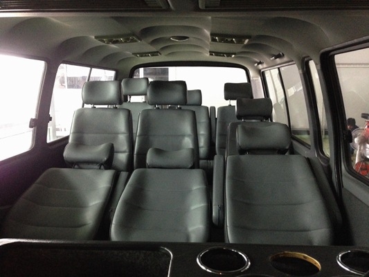 ขายรถตู้ Commuter ช่วงยาว เครื่อง 3000cc. พร้อมใช้งาน