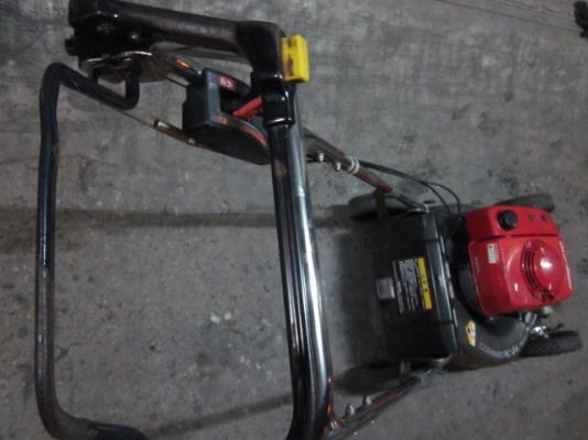 ขายของมือสองญี่ปุ่น-เครื่องตัดหญ้า ยี่ห้อ HONDA มี 2 ตัว ให้เลือก ขายของมือสองญี่ปุ่น-เครื่องตัดหญ้า ยี่ห้อ HONDA มี 2 ตัว ให้เลือก