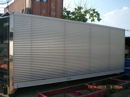 ตู้เย็นพร้อมเครื่องทำความเย็น ยาว 5.5 เมตร