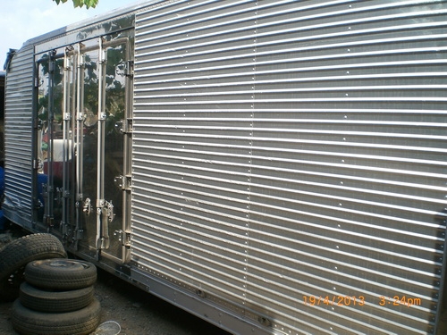 ตู้เย็นพร้อมเครื่องทำความเย็น ยาว 5.5 เมตร