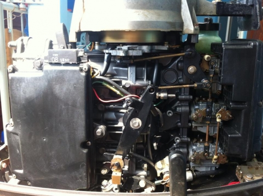 เพื่อนฝากขายเครื่องเรือโตฮัทสุ40เเรงท่อนยาว23นิ้ว