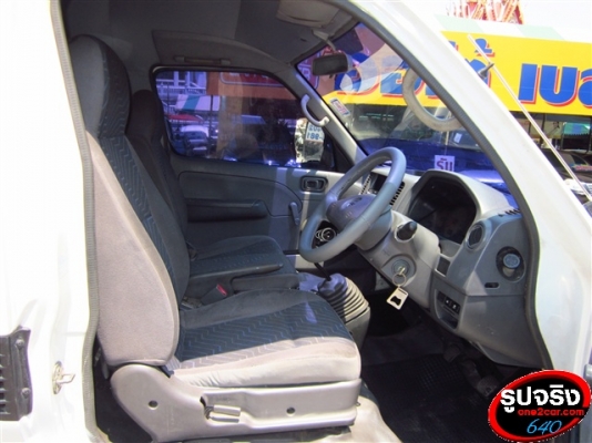 NISSAN URVAN ปี 03 ตู้หลังคาสูง ดาวน์ 8,000 ไม่ต้องมีคนค้ำ T.086-527-9533