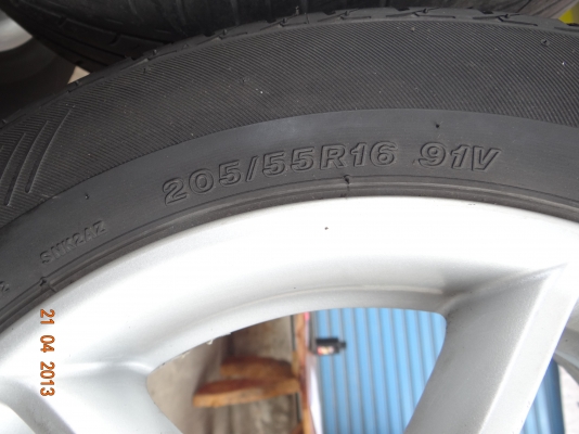 ขายล้อแม็กพร้อมยาง NISSAN SKYLINE R16