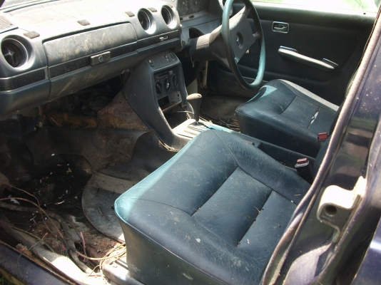 ขาย Ben-123-แบบ 230 รถขับไม่ได้ของครบมีทะเบียนขาดปี46 ขายตามสภาพครับ