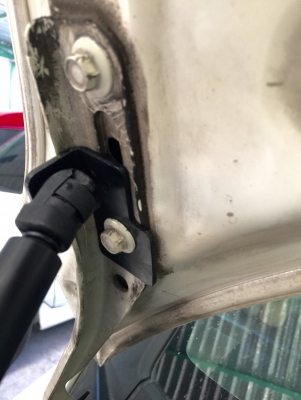 ขายโช๊คค้ำฝากระโปรงรถยนต์ HONDA รุ่น JAZZ GE ปี10-13