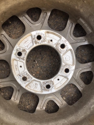 ขายล้อแม็กเก่าญี่ปุ่น ISUZU VEGA ขอบ 15 2 ล้อ ราคา 1,900 บาท ราคาถูกๆๆจร้า ขายล้อแม็กเก่าญี่ปุ่น ISUZU VEGA ขอบ 15 2 ล้อ ราคา 1,900 บาท ราคาถูกๆๆจร้า