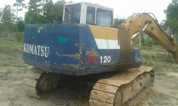 KOMATSU PC 120-5