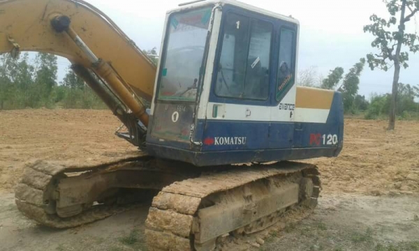KOMATSU PC 120-5