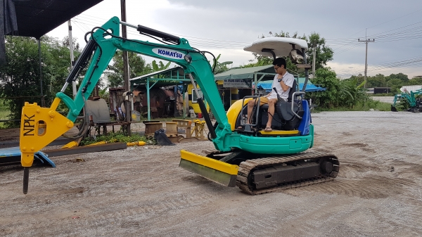 ขายรถขุด    komatsupc   30mr1...