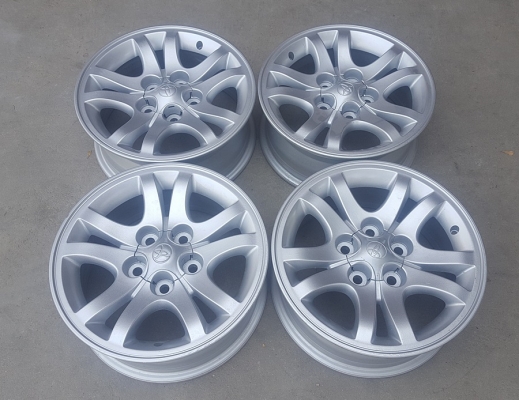 ขายล้อ Toyota Tiger ขอบ15  5รู114  4 ล้อ