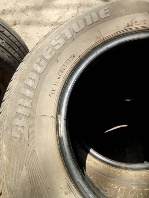 ปี17 เบอร์ 215/70R15 BRIDGESTONE DURAVIS R611 ปี17 สวยๆ ดอกหนาๆ ปีใหมๆดอกเต็มๆ ชุด 4 เส้น โทร.081-42