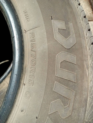 ปี17 เบอร์ 215/70R15 BRIDGESTONE DURAVIS R611 ปี17 สวยๆ ดอกหนาๆ ปีใหมๆดอกเต็มๆ ชุด 4 เส้น โทร.081-42