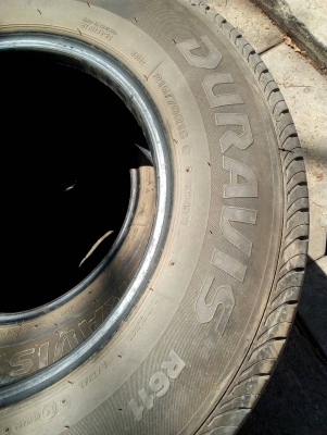 ปี17 เบอร์ 215/70R15 BRIDGESTONE DURAVIS R611 ปี17 สวยๆ ดอกหนาๆ ปีใหมๆดอกเต็มๆ ชุด 4 เส้น โทร.081-42