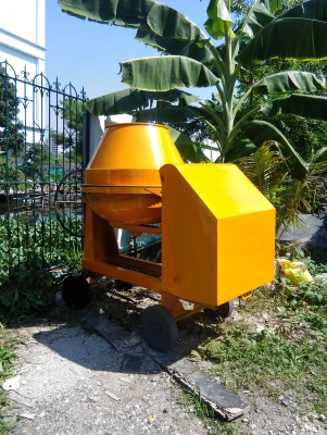 ขายโม่ผสมคอนกรีตมือสองพร้อมใช้ มอเตอร์ 3 แรง สภาพสวยร้านวันชัยโทร.0865292215