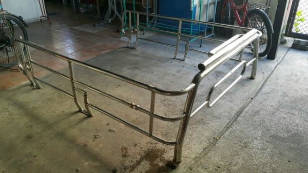 คอกแสตนเลส