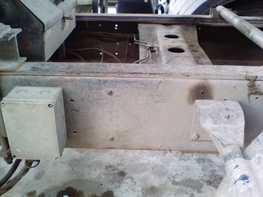 ขายด่วนสิบล้อหัวลาก เพลาเดียวก๊าช cng 8ถัง คัทซีKT 925 เครื่อง k13d 260แรงม้า
