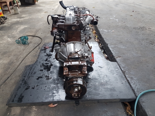 ขายเครื่องยนต์อีซุซุ100แรงพร้อมเกียร์ ขายเครื่องยนต์อีซุซุ100แรงพร้อมเกียร์