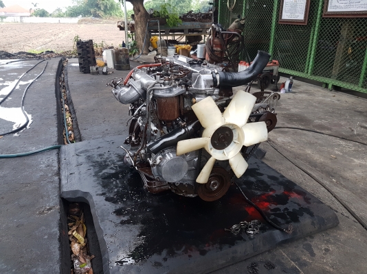 ขายเครื่องยนต์อีซุซุ100แรงพร้อมเกียร์ ขายเครื่องยนต์อีซุซุ100แรงพร้อมเกียร์