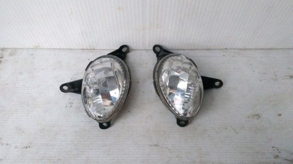 โคมไฟหน้าฟีโน่