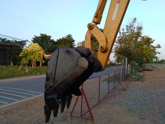 ขาย165000รถแบคร์โคPC30โคมาสุ รุ้น5 รถตกแต่งให้ใหม่พร้อมใช้งานส่งฟรี สนใจโทรมาสอบถ่ามได้ครับ081-0118032ต้นบ้านไร่อุทัยธานี