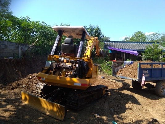 ขาย165000รถแบคร์โคPC30โคมาสุ รุ้น5 รถตกแต่งให้ใหม่พร้อมใช้งานส่งฟรี สนใจโทรมาสอบถ่ามได้ครับ081-0118032ต้นบ้านไร่อุทัยธานี