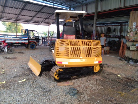 ขาย165000รถแบคร์โคPC30โคมาสุ รุ้น5 รถตกแต่งให้ใหม่พร้อมใช้งานส่งฟรี สนใจโทรมาสอบถ่ามได้ครับ081-0118032ต้นบ้านไร่อุทัยธานี