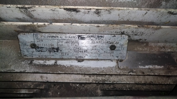 ปั๊มลมสกรู INGERSOLL RAND SSR ML15 ด่วนๆถูกๆครับ