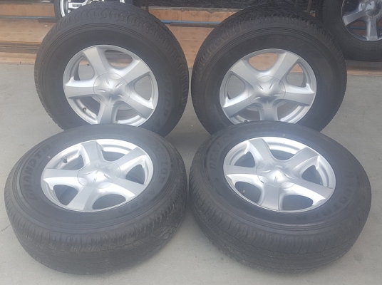 ขายล้อISUZU V Cross17 พร้อมยาง ปี 2815   4 ล้อ