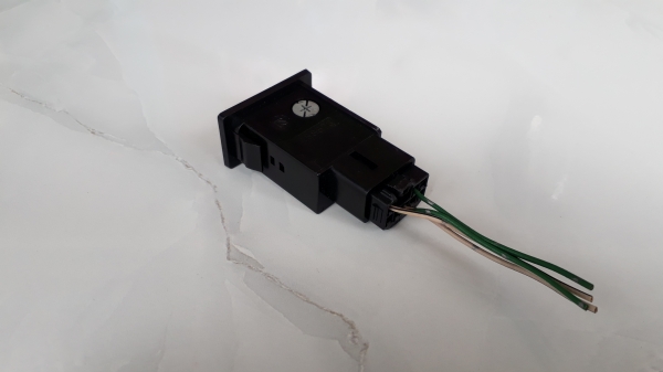 สวิทช์ไฟตัดหมอก TOYOTA ทรงแนวนอน แบบมีขอบ