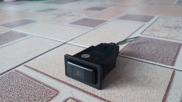 สวิทช์ไฟตัดหมอก TOYOTA ทรงแนวนอน แบบมีขอบ