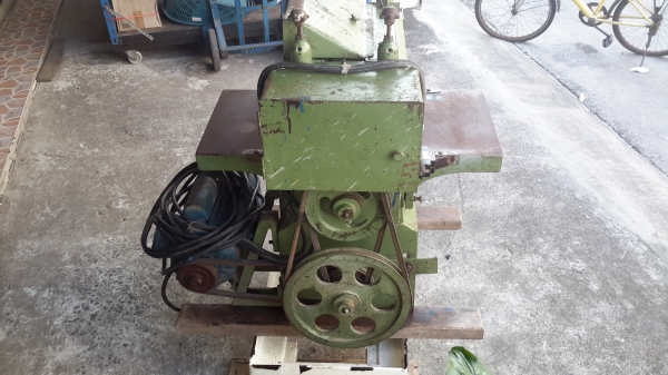 ลดราคา   เครื่องไสไม้ Dainichi ขนาดไส 12 นิ้ว