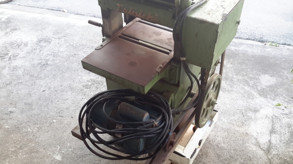 ลดราคา   เครื่องไสไม้ Dainichi ขนาดไส 12 นิ้ว