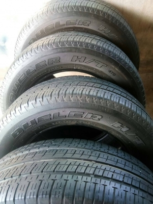 ขายยางบริสโตน 225/65r17 ปลยา ปี15 ดอกหนาๆ ราคาถูกๆ3,500ลดได้โทรมาคับ