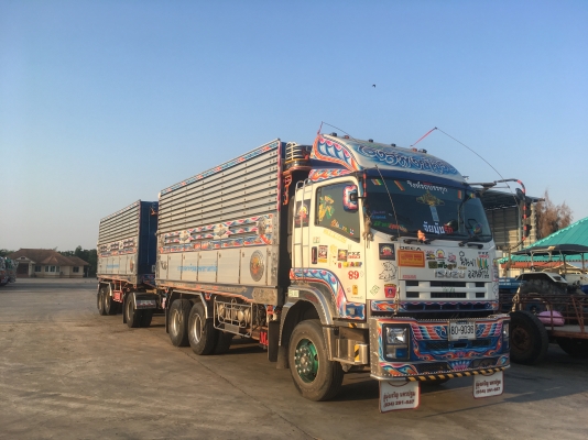 ขายรถพ่วงดั้ม360 ปี57DT วิ่งน้อย95000โล ใส่ของได้30.9ตัน