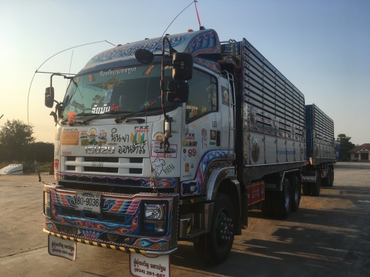 ขายรถพ่วงดั้ม360 ปี57DT วิ่งน้อย95000โล ใส่ของได้30.9ตัน