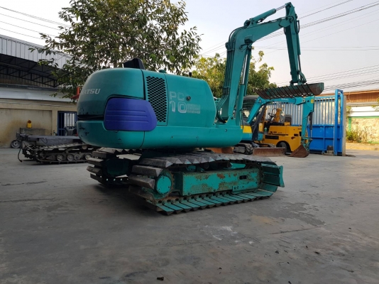 รถขุดเล็กโคมัตสุ PC 10รุ่น 7 ใบตีนเป็ดเครื่องยนต์ดีมากปั๊มไฮโดรลิคดีมากระบบแรงดี 3000 กว่าชั่วโมง สภาพพร้อมใช้งาน เก่าญี่ปุ่นแท้ไม่เคยใช้งานในไทยเหมาะสำหรับขุดงานฟุตติ้งงานทั่วไปขนาดเล็กราคา250,000บาท สนใจติดต่อสอบถามเบอร์081-8416818, 092-9938255 KPGเทรดด