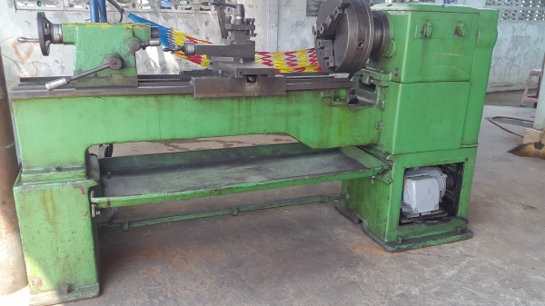 เครื่องกลึง 6 ฟุต 3 เพลา เกียร์บล็อก พร้อมใช้งาน สวยๆๆ 78,000 ด่วนๆๆๆ