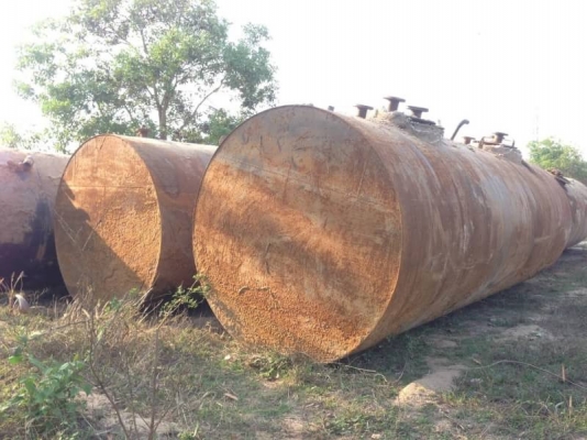 มี 7 ถัง ถังละ 68,000 บาท ถังน้ำมันขนาด 20,000 ลิตร  ยาว 6.2 เมตร สูง 2.1 เมตร  (เพิ่งเอาขึ้นมาจากพื้นดิน ปั้ม ปตท .สกลนคร)   สินค้า อยู่ จ.สกลนคร โทร 0610710295