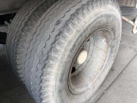 ขาย 255,000 หางถังนำ้มัน PANUS ปี39 37,000 ลิตร โลตล่าง 5 ช่อง หาง 2 คาน ยาว 10.3 เมตร ยางดี คัสซีสวย ถังสวย สภาพพร้อมใช้  เอกสารเล่มทะเบียน  รถอยู่ นครปฐม โทร0610710295