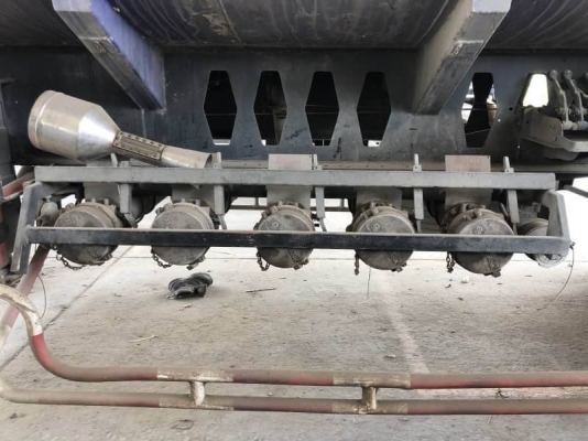 ขาย 255,000 หางถังนำ้มัน PANUS ปี39 37,000 ลิตร โลตล่าง 5 ช่อง หาง 2 คาน ยาว 10.3 เมตร ยางดี คัสซีสวย ถังสวย สภาพพร้อมใช้  เอกสารเล่มทะเบียน  รถอยู่ นครปฐม โทร0610710295