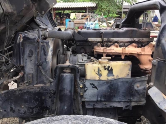 ขาย 445,000 รถ 6 ล้อ ISUZU NPR 61 P ยาว 5 ม รถนำ้มัน 6,000 ลิตร เครื่อง 4BG1 - 125 เเรง โลตล่าง 3 ช่