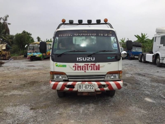 ขาย 445,000 รถ 6 ล้อ ISUZU NPR 61 P ยาว 5 ม รถนำ้มัน 6,000 ลิตร เครื่อง 4BG1 - 125 เเรง โลตล่าง 3 ช่