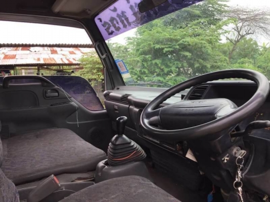 ขาย 445,000 รถ 6 ล้อ ISUZU NPR 61 P ยาว 5 ม รถนำ้มัน 6,000 ลิตร เครื่อง 4BG1 - 125 เเรง โลตล่าง 3 ช่
